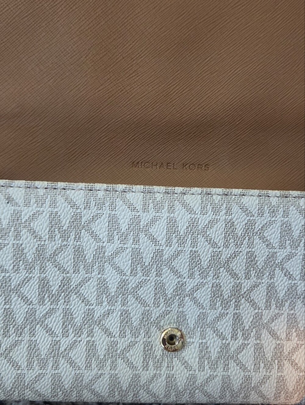 Michael Kors Cream/White MK Continental Wallet with Gold Logo - Picture 3 of 14